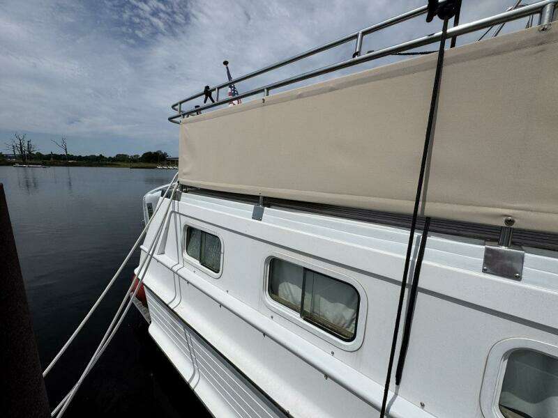 1989 Grand Banks 42 Motor Yacht