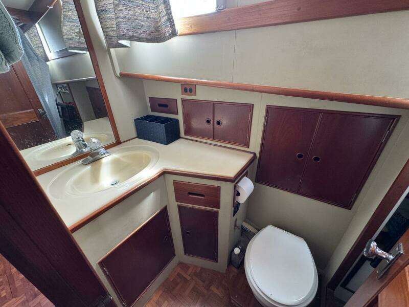 1989 Grand Banks 42 Motor Yacht