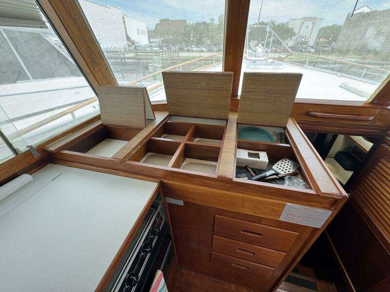 1989 Grand Banks 42 Motor Yacht