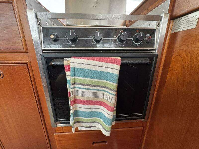 1989 Grand Banks 42 Motor Yacht