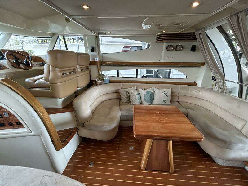 47' Sealine salon starboard