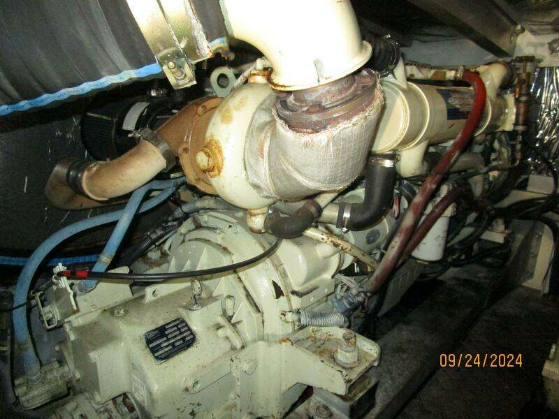 47' Sealine port main engine