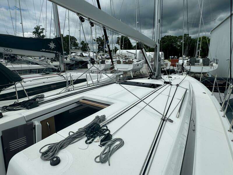 2024 Jeanneau Sun Odyssey 410 #345