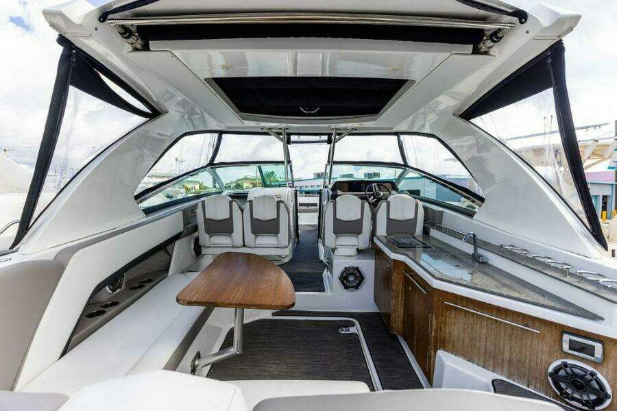 2020 Four Winns H350