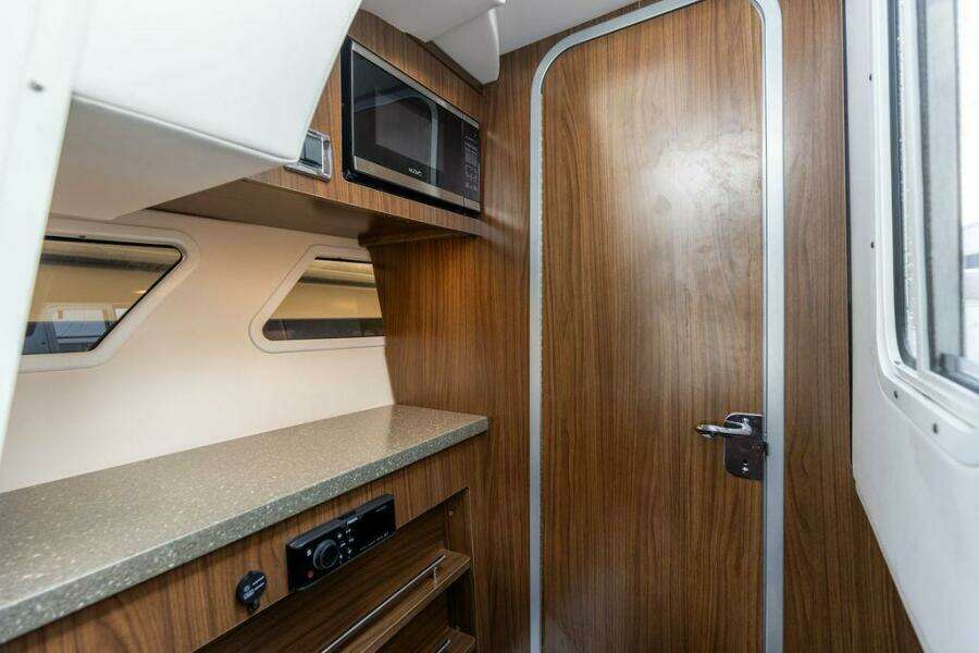 Four Winns 35 - Cabin