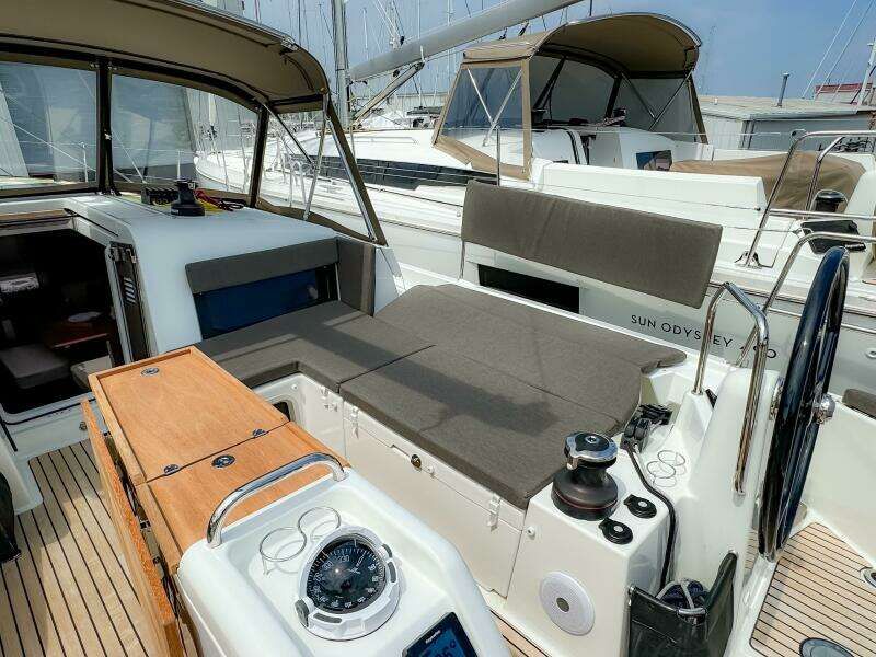 2023 Jeanneau Sun Odyssey 440 #442