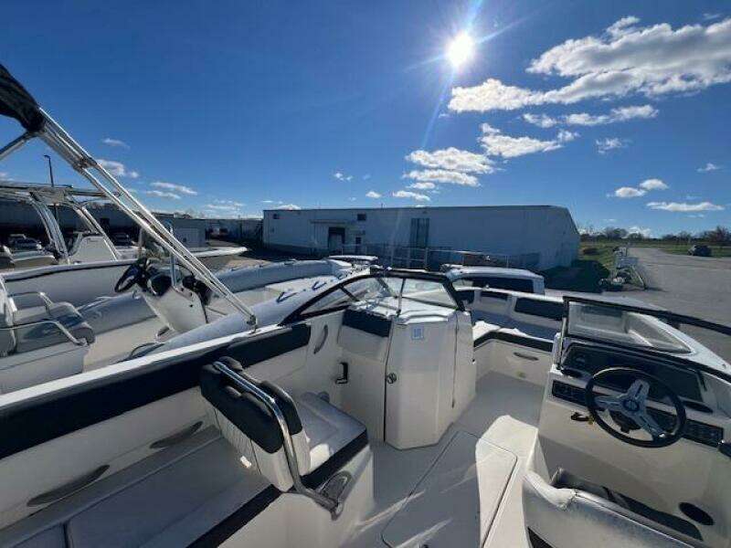 2021 Bayliner DX 2200