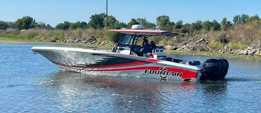 2022 Fountain 38 SC