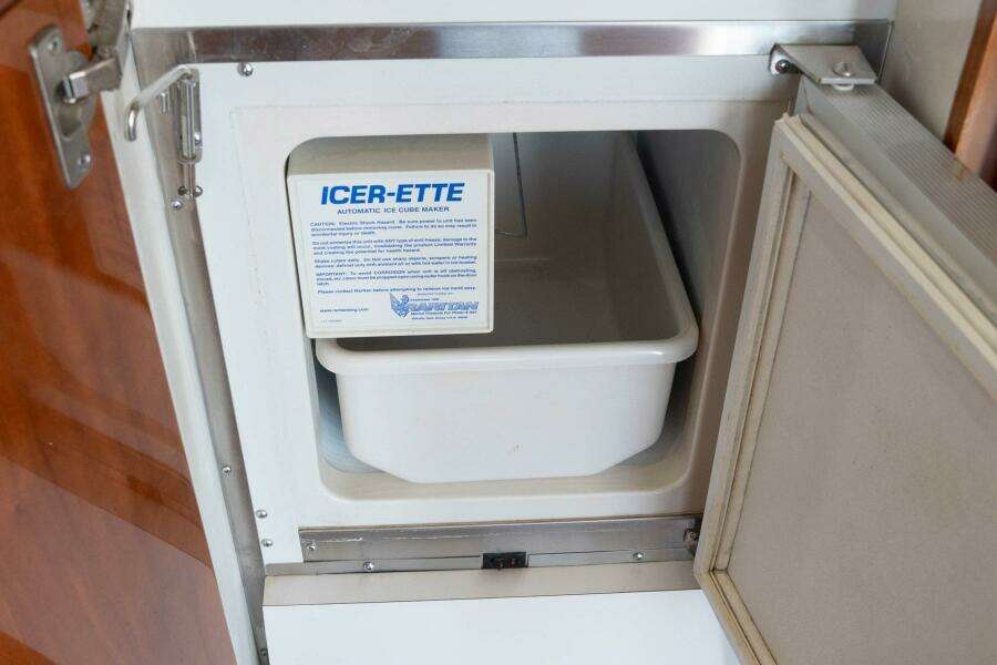 2006 Bertram 510 Convertible