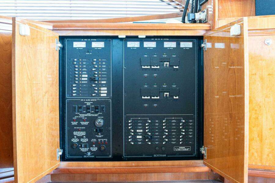 2006 Bertram 510 Convertible