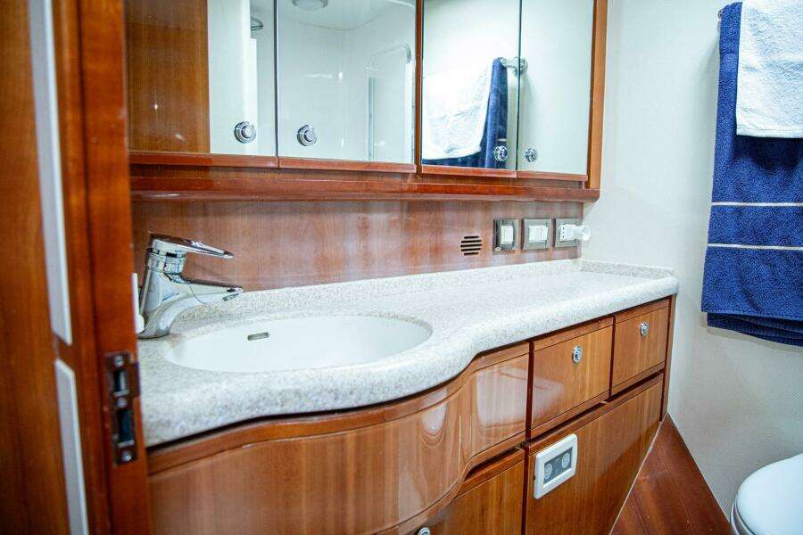 2006 Bertram 510 Convertible