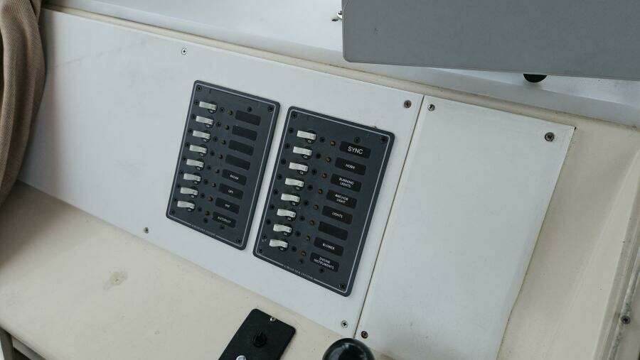 1989 Ocean Yachts 32 SS