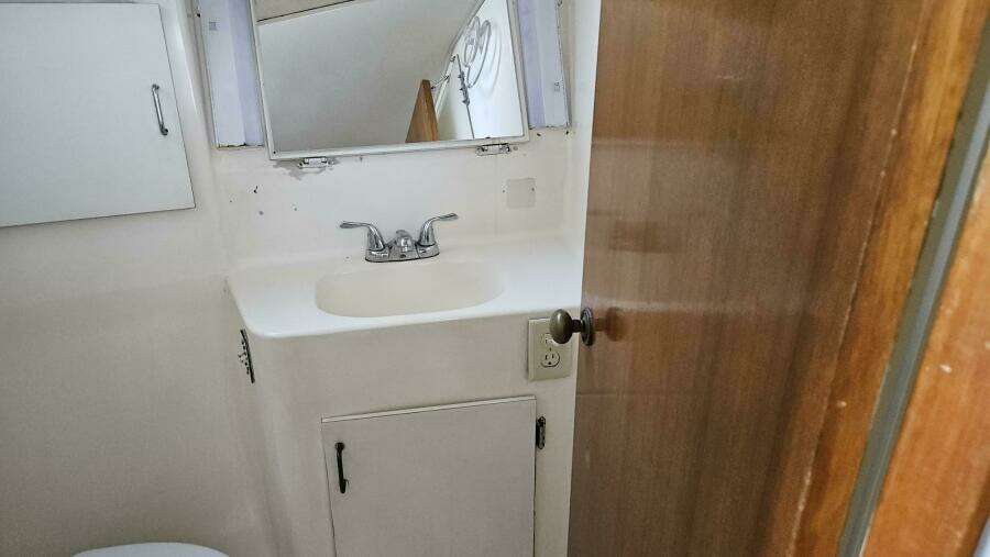 1989 Ocean Yachts 32 SS