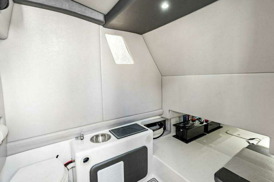 2020 Front Runner 39 CC