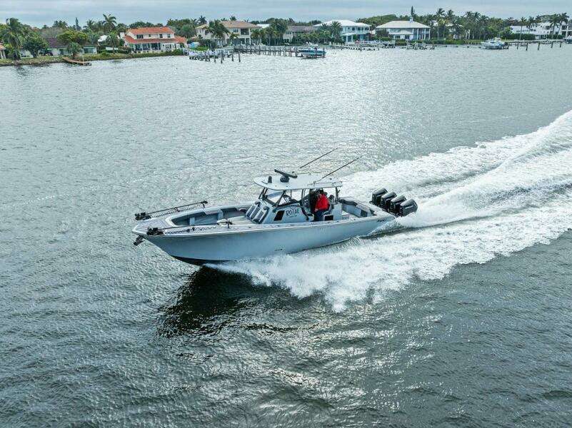 2020 Front Runner 39 CC