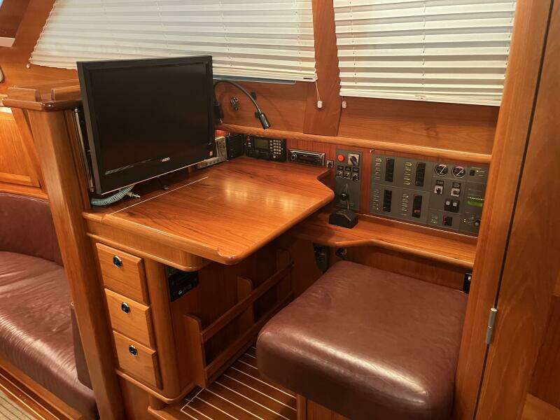 2003 Fantasi 44 Pilot House