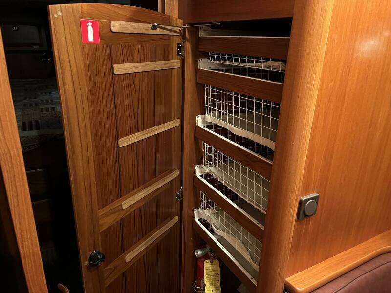 2003 Fantasi 44 Pilot House