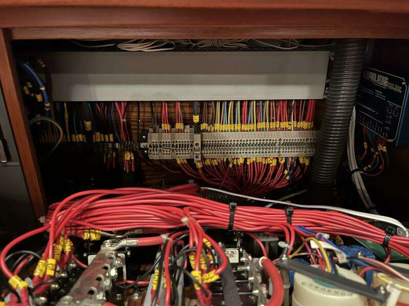 2003 Fantasi 44 Pilot House