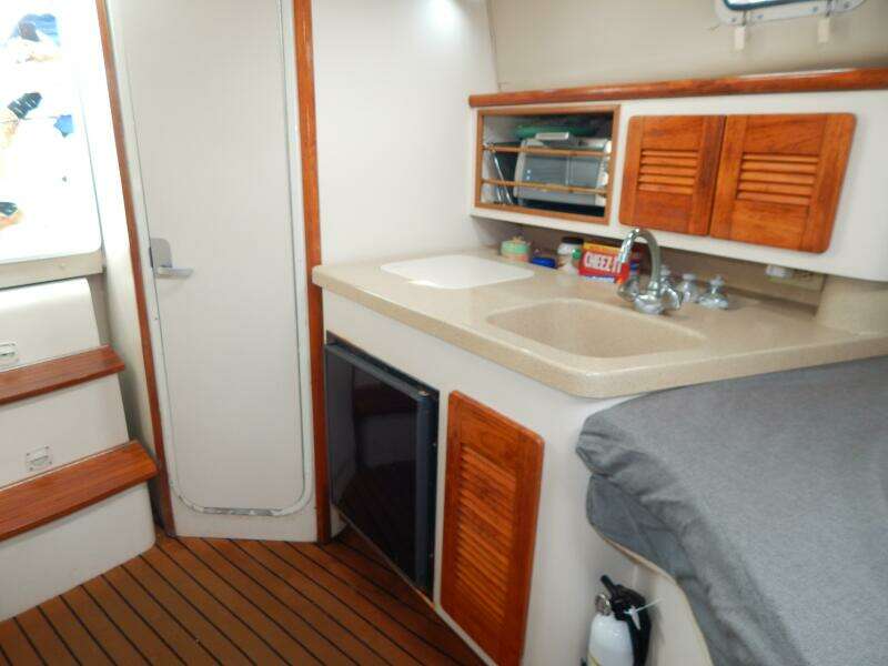 1998 Pursuit 3000 Express