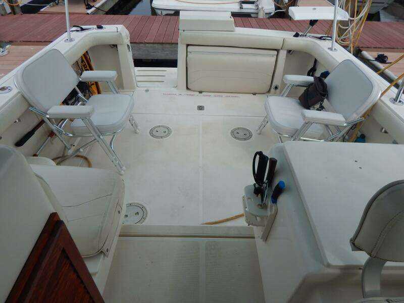 1998 Pursuit 3000 Express