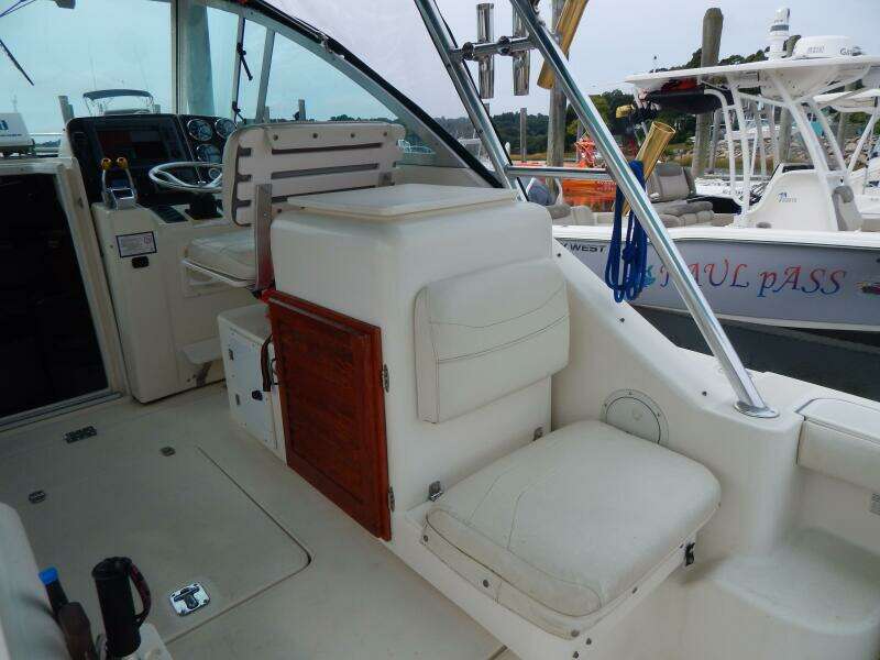 1998 Pursuit 3000 Express