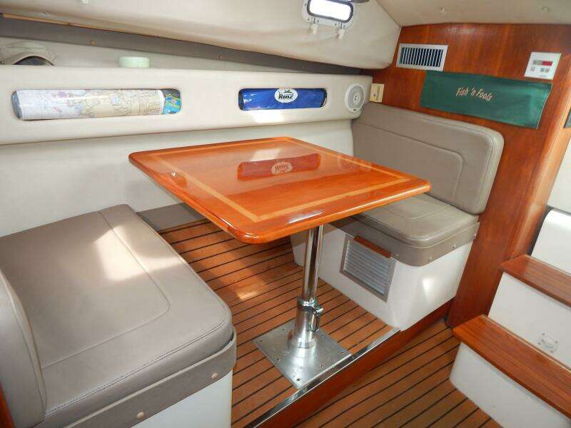 1998 Pursuit 3000 Express