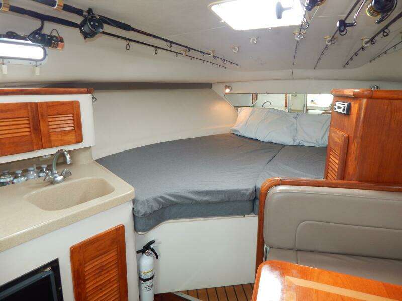 1998 Pursuit 3000 Express