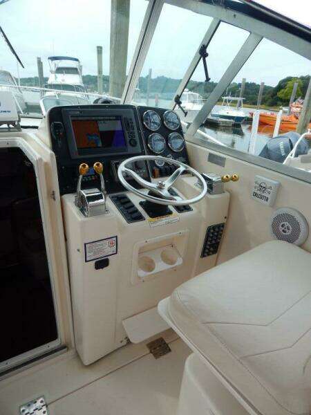 1998 Pursuit 3000 Express