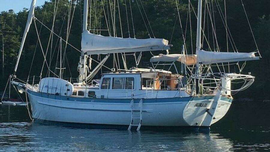 Port Mooring Shot Close Up