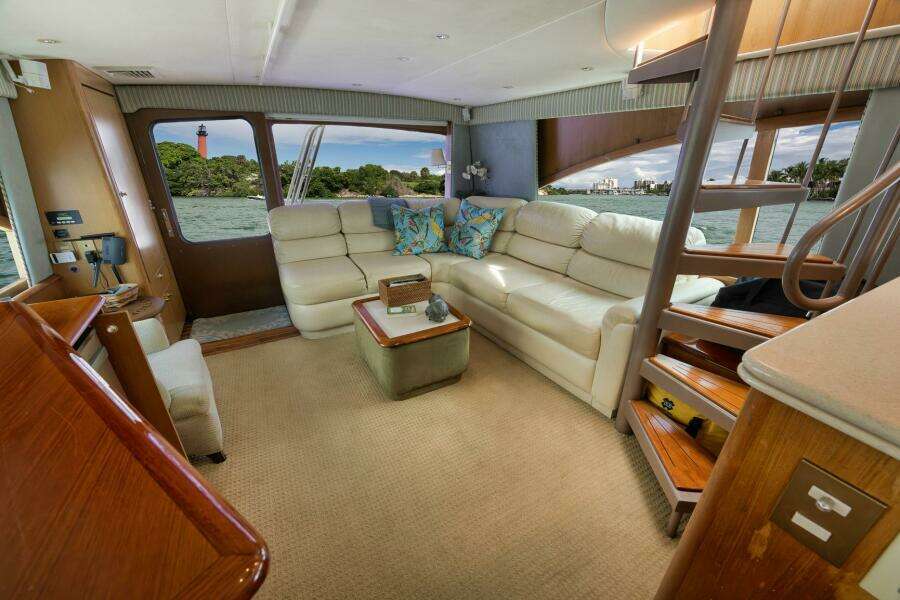 Ocean 57 Positive Attitude - Interior Salon