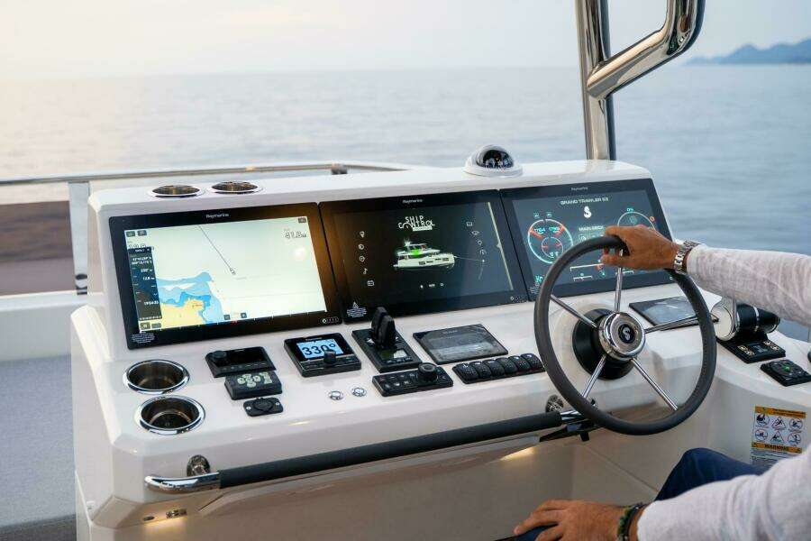 2026 Beneteau Grand Trawler 63