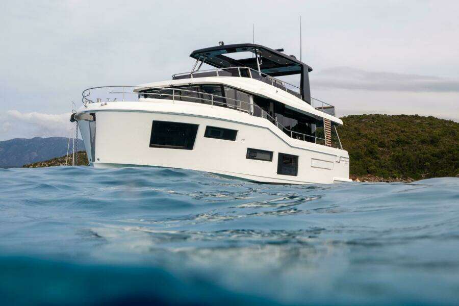 2026 Beneteau Grand Trawler 63