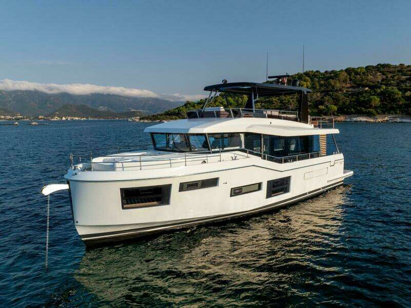 2026 Beneteau Grand Trawler 63