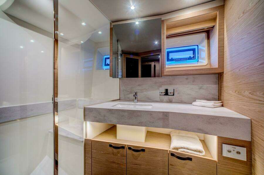 BENETEAU Grand Trawler 63