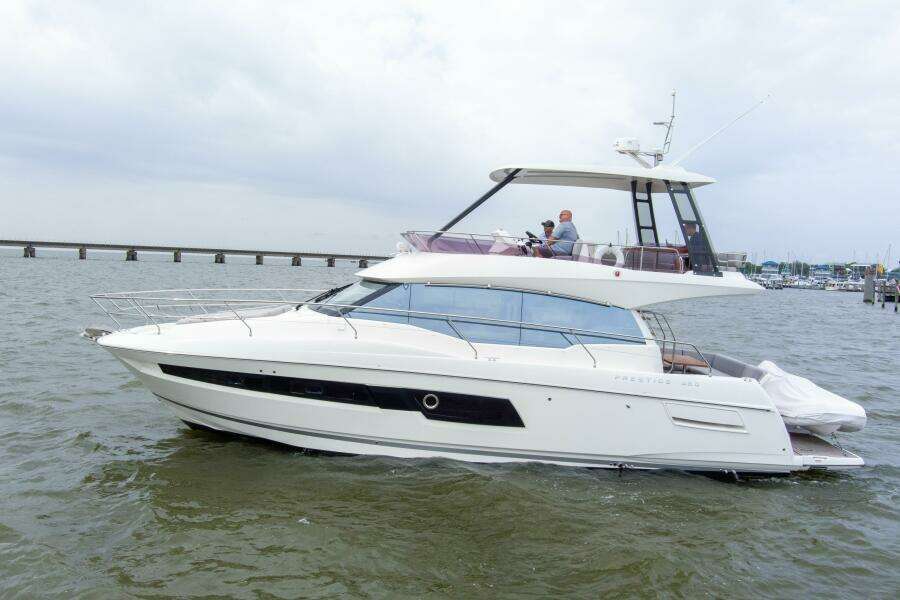 2023 Prestige 460 Flybridge "Pass-N-Bye"