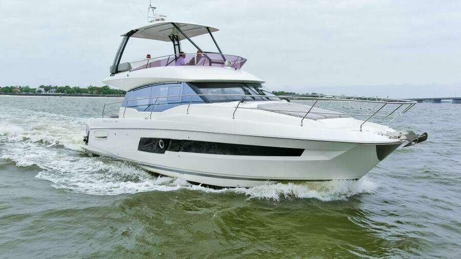 2023 Prestige 460 Flybridge "Pass-N-Bye"