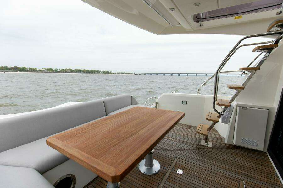 2023 Prestige 460 Flybridge "Pass-N-Bye"