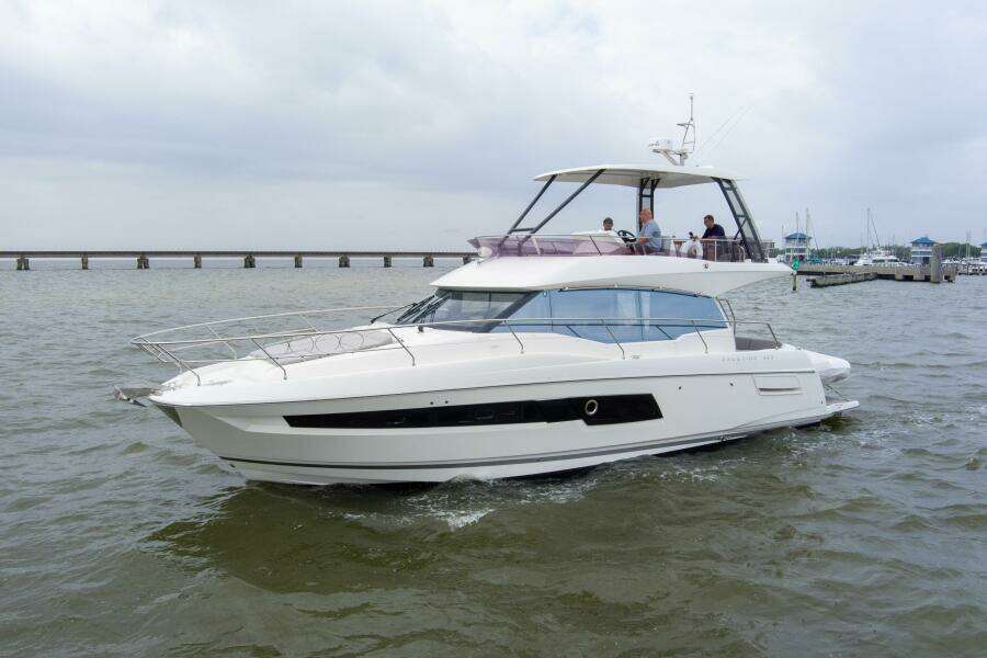 2023 Prestige 460 Flybridge "Pass-N-Bye"