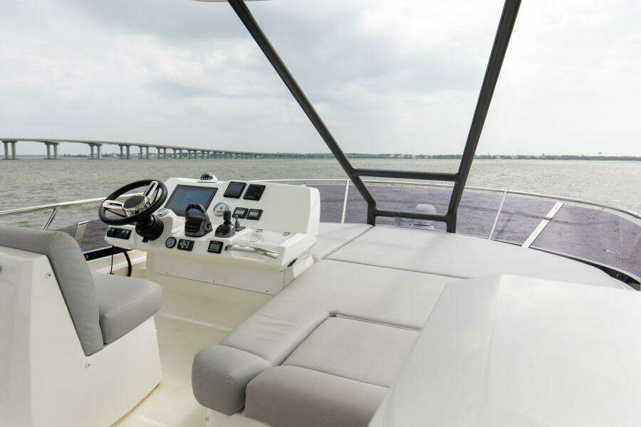 2023 Prestige 460 Flybridge "Pass-N-Bye"