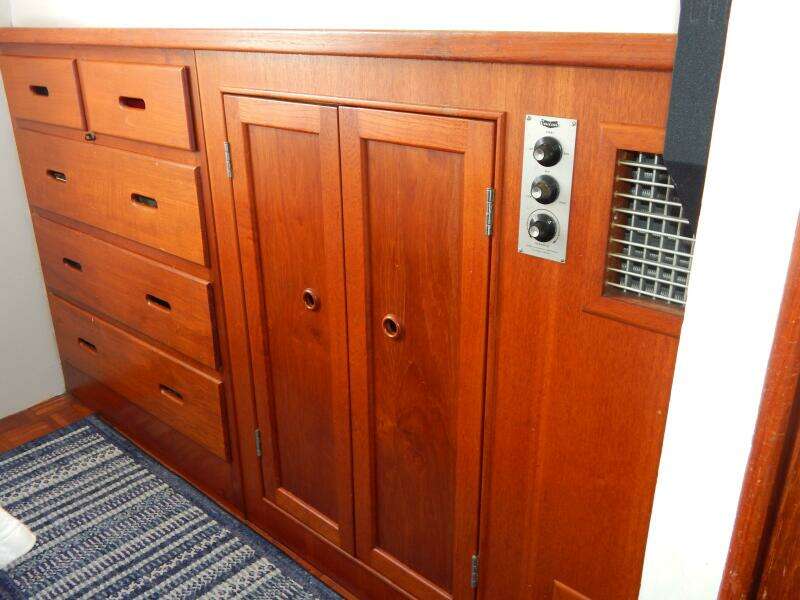 1976 Grand Banks 42 Classic