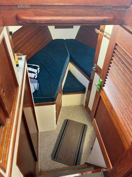 1976 Grand Banks 42 Classic