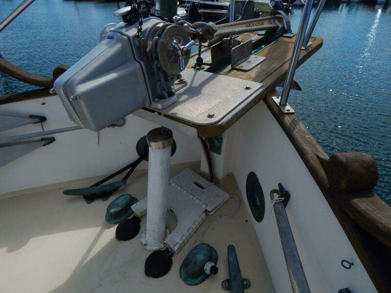 1976 Grand Banks 42 Classic