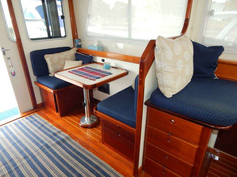 2000 BHM Flybridge Cruiser