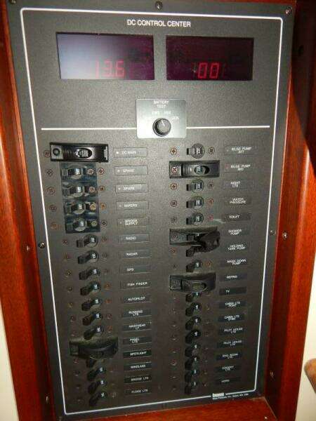 2000 BHM Flybridge Cruiser