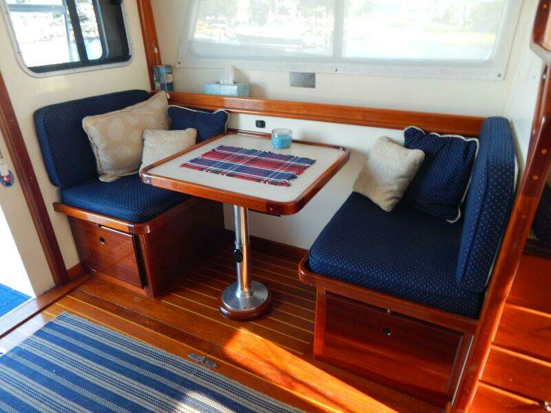 2000 BHM Flybridge Cruiser