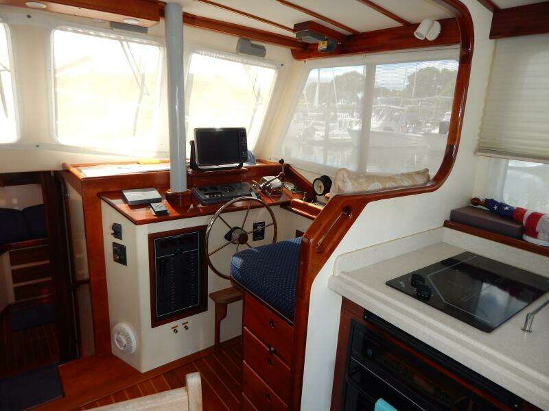 2000 BHM Flybridge Cruiser