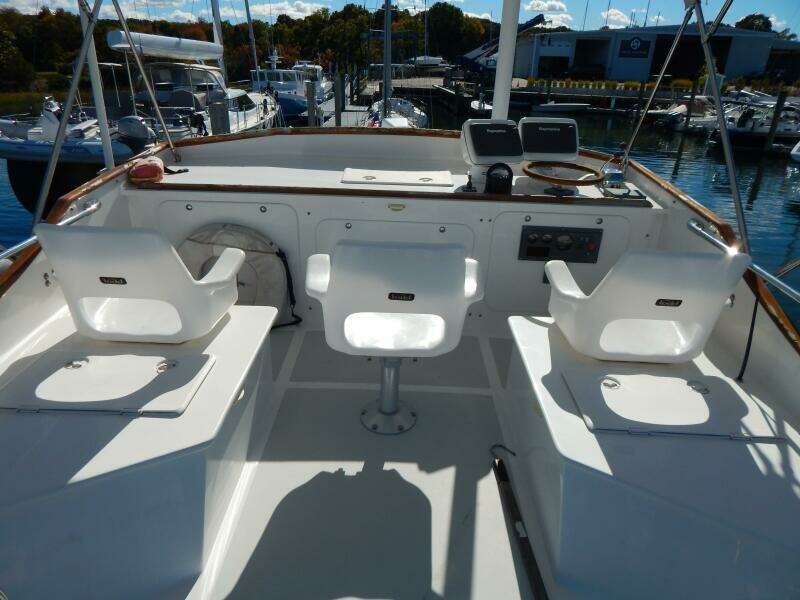 2000 BHM Flybridge Cruiser