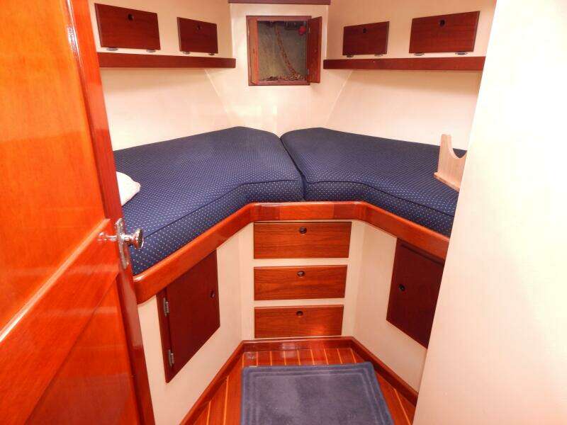 2000 BHM Flybridge Cruiser