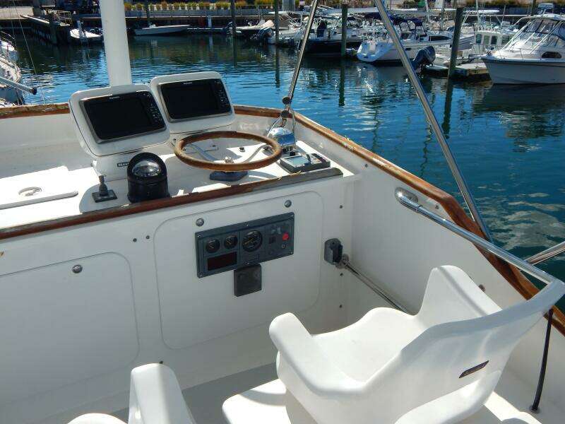 2000 BHM Flybridge Cruiser