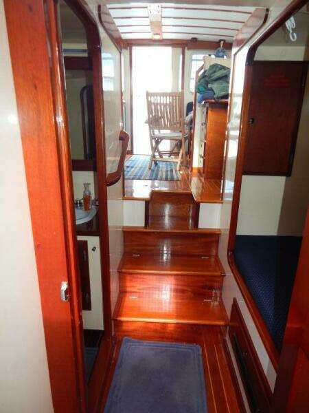 2000 BHM Flybridge Cruiser